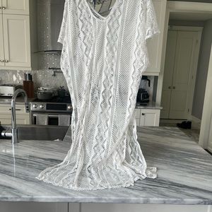 PENTI SIZE SMALL/medium pool beach cover up long and white stunning